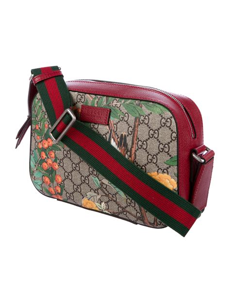 gucci tian gg supreme shoulder bag|Gg Supreme shoulder bag.